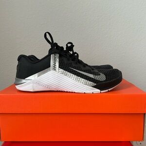 Nike metcon 6 in women’s size 8